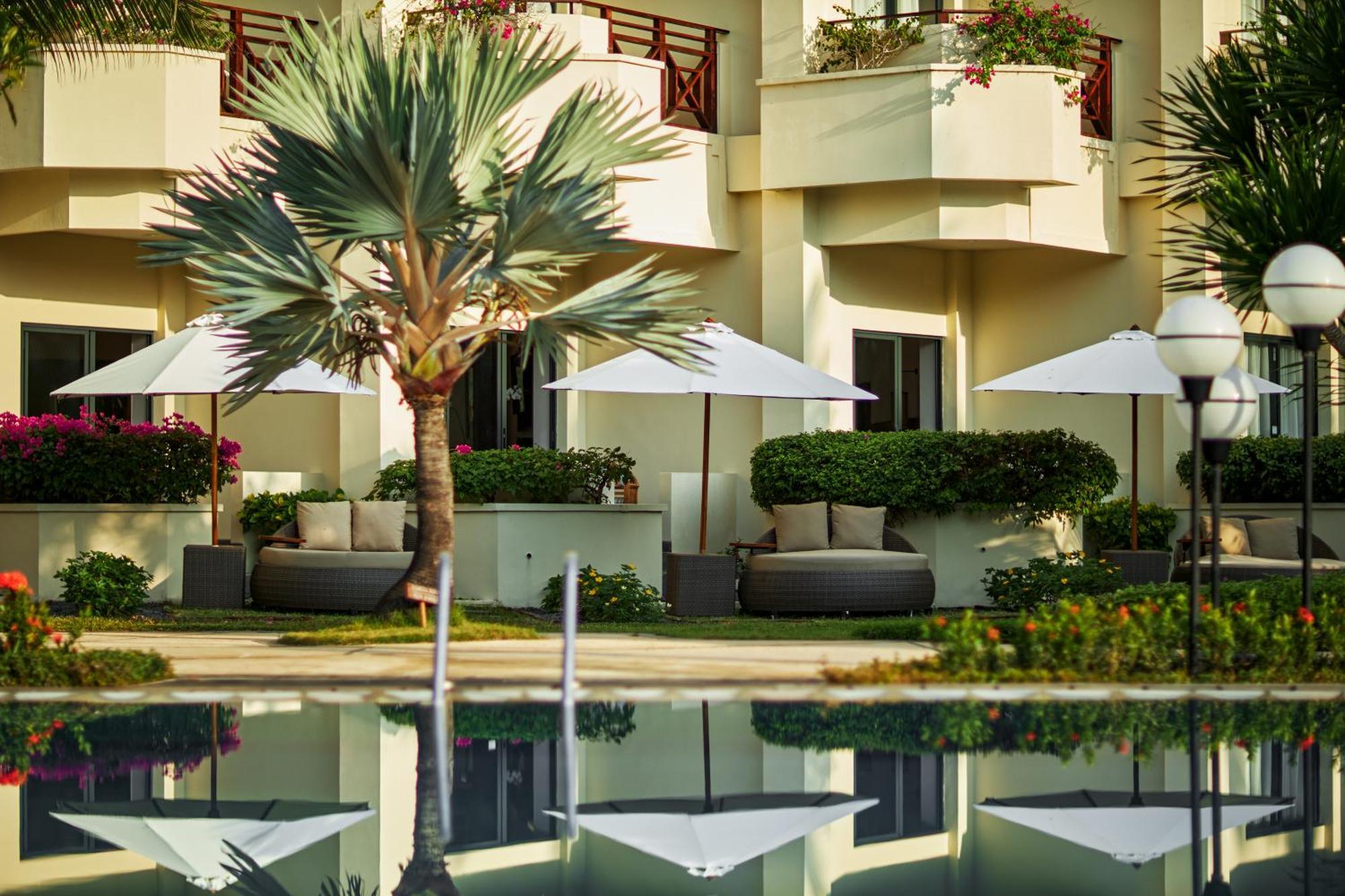 Grand Mirage Resort & Thalasso Bali Nusa Dua (Bali) Exterior foto The pool at the hotel