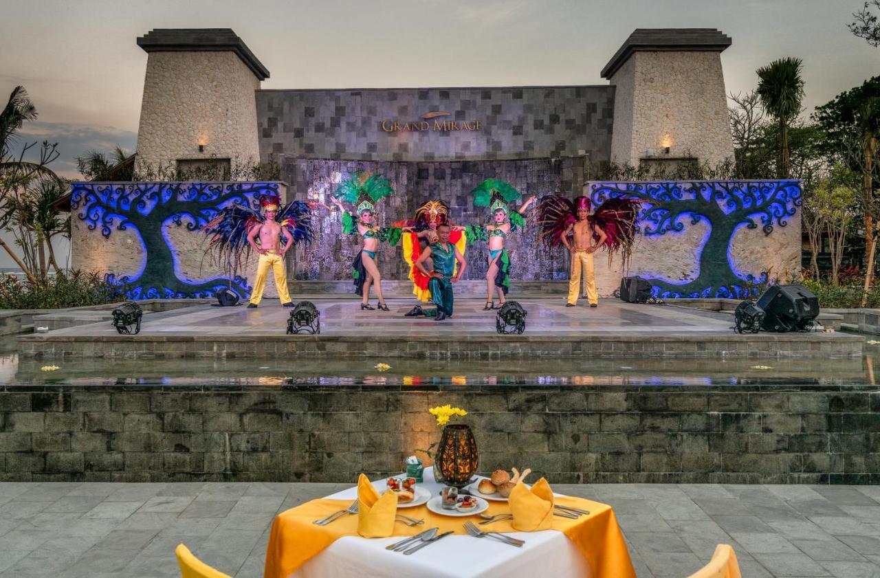 Grand Mirage Resort & Thalasso Bali Nusa Dua (Bali) Exterior foto The stage of the resort's main theatre