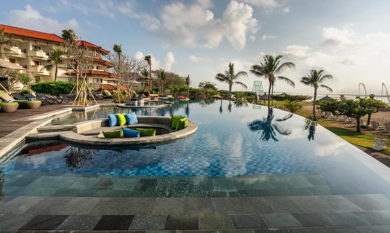 Grand Mirage Resort & Thalasso Bali Nusa Dua (Bali) Exterior foto Infinity pool at the Westin The Villas, Nusa Dua, Bali, Indonesia